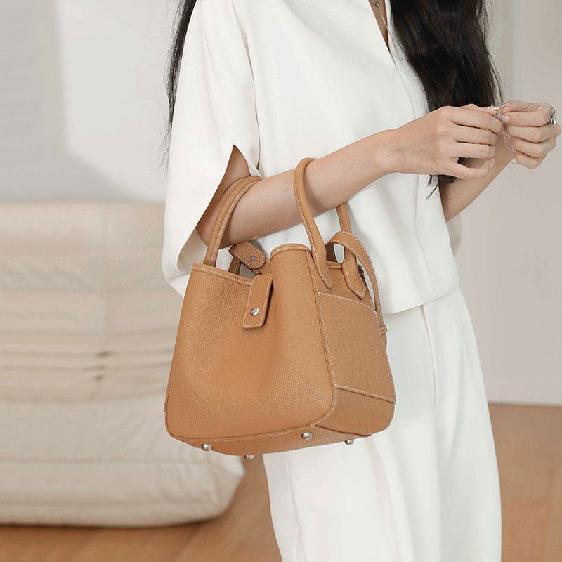 Large Capacity Soft Leather Bucket Bag Totes Top Grain Leather Vegetable Basket Bag For Commuter